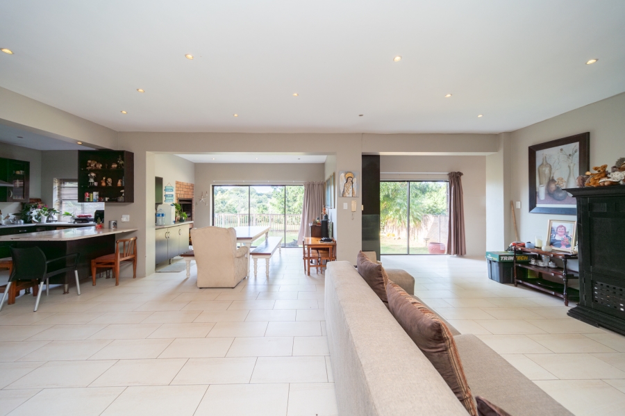4 Bedroom Property for Sale in Blue Bend Eastern Cape